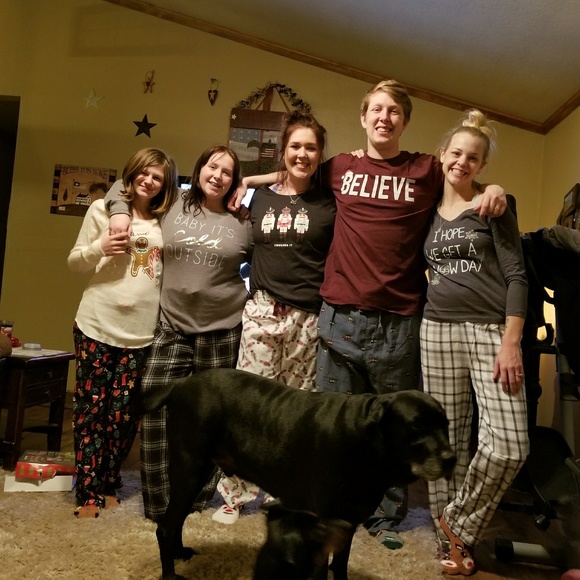 Meet your Posher, Sandy-Posh Ambassador! - Picture 2 of 3